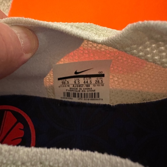 Nike Vaporfly 4% Flyknit Running Shoes. Mens 10.5/Womens 12. NWOT - Picture 7 of 7